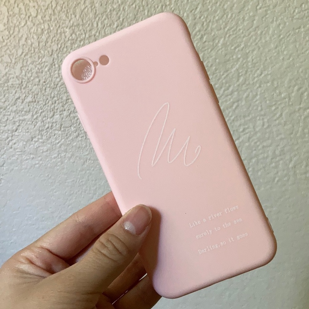 Pink iphone SE case